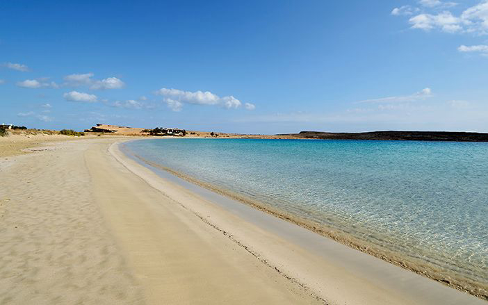 Η πανέμορφη προστατευόμενη παραλία Πορί στα Κουφονήσια