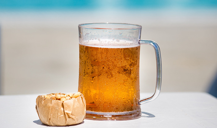 Καλοκαίρι, μπίρα και ελληνικά νησιά